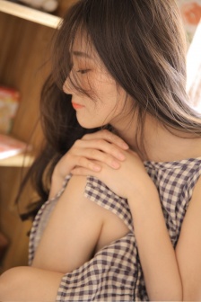 免费看剧烈打扑克运动